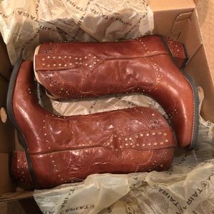 Ariat rhinestone cowgirl boot